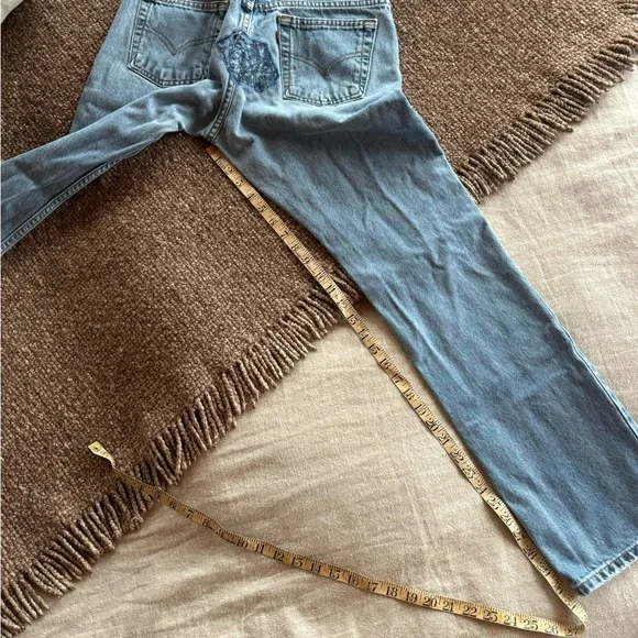 Vintage Distressed Levi’s 505 Jeans - Picture 9 of 9